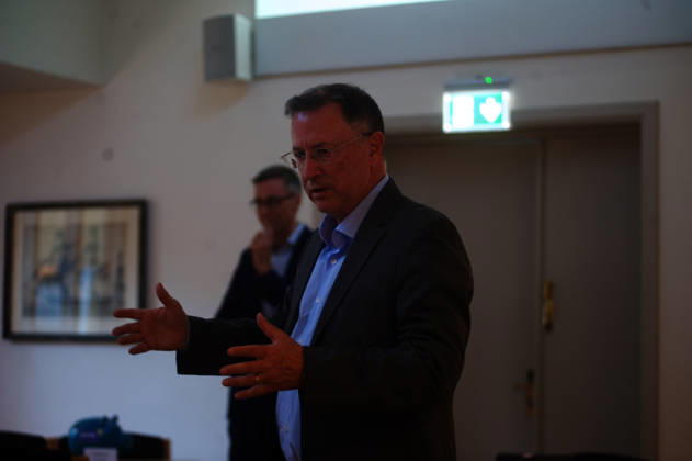 Flensburg, Klaus Scherer über die politische Lage in den USA