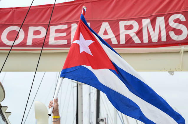Spanien, Open Arms plant Hilfslieferung nach Kuba, Treffen mit Oscar Camps auf Gran Canaria