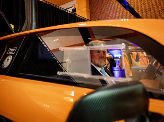 Royals, König Willem-Alexander feiert 75 Jahre FME im Louwman Museum in Den Haag