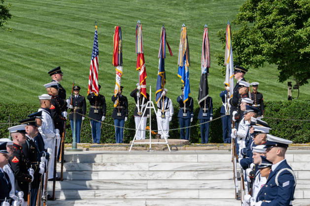 USA, Kranzzeremonie am Grab von John F. Kennedy zum 109. Geburtstag in Arlington
