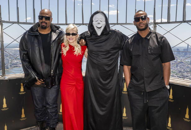 Film, Scary Movie Photocall on the Empire State Building in New York