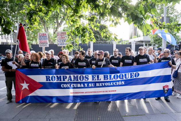 Spanien, Kundgebung in Solidarität mit Kuba vor der US-Botschaft in Madrid
