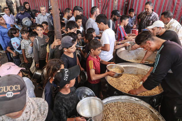 Middle East conflict, Gaza, food distribution in Nuseirat