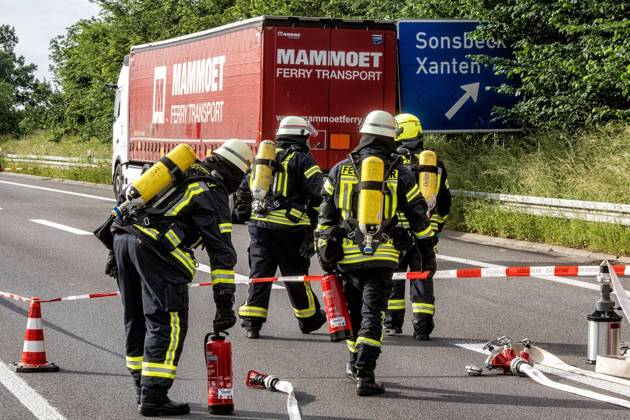NRW, accident with hazardous goods on the A57 motorway