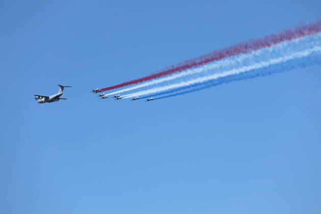 USA, French air and space force flies over New York