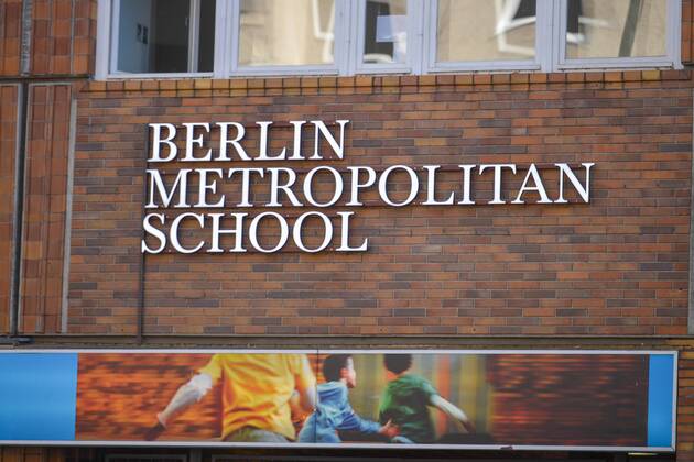 Coronavirus - The Berlin Metropolitan School in Mitte suspends classes