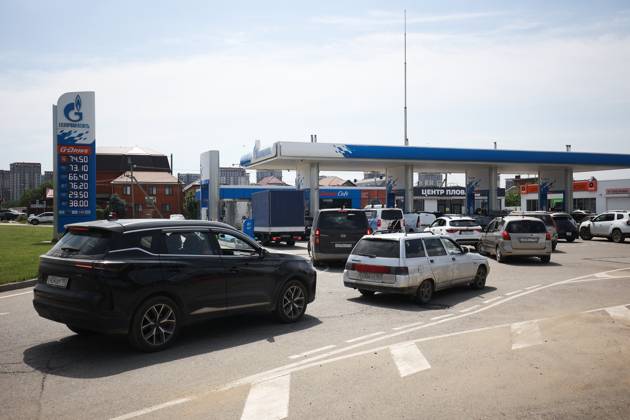 Russia, fuel shortage in Krasnodar, long queues at petrol stations
