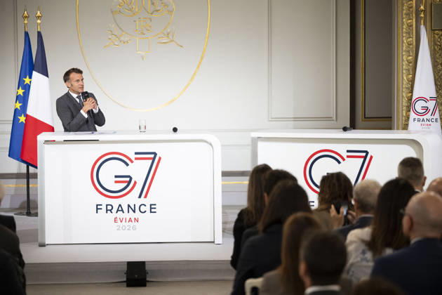 Frankreich, Emmanuel Macron bei einem Treffen mit den G7-Engagement-Gruppen in Paris