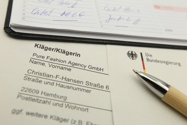 Hamburg, textile retailer Pure Fashion Agency demands almost 500 million euros from the federal government in court