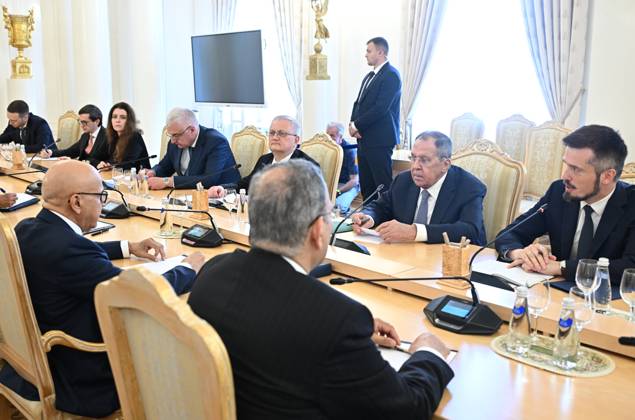 Russland, Sergej Lawrow trifft Bahrains Aussenminister Al Zayani in Moskau