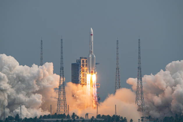 China, Long March-5 bringt Kommunikations-Test-Satellit von Wenchang in den Orbit