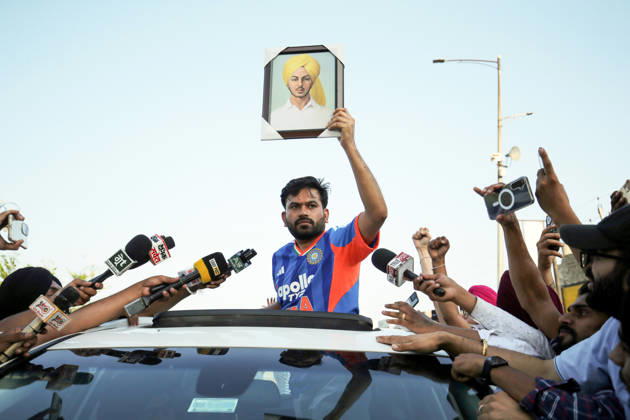 India, demonstration of the Cockroach Party in Amritsar