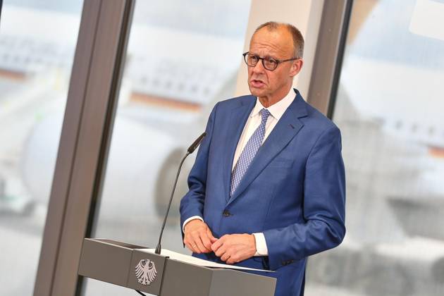 Berlin Brandenburg, Friedrich Merz Pressekonferenz vorm Abflug zum G7 Gipfel nach Frankreich