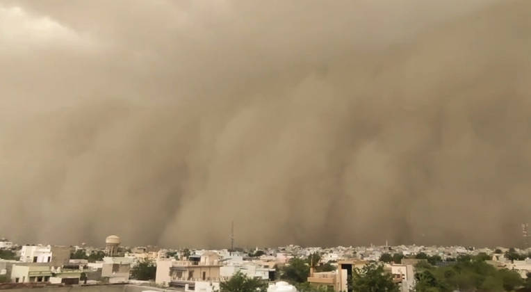 India, sandstorm in Churu