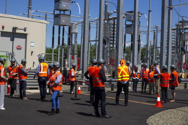 USA, Hochspannungs-Gleichstromtrasse verbindet Québec mit dem Astoria Energy Complex in Queens in New York