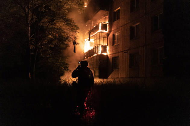 War in Ukraine: Fire following a Russian drone attack in Druzhkivka
