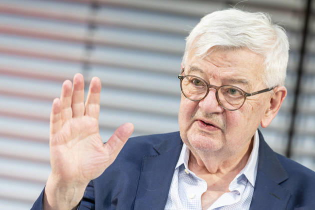 Berlin, Hertie Forum with guest Joschka Fischer