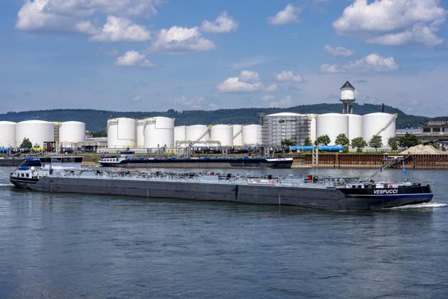 Rheinland-Pfalz, Tanklager der enport GmbH am Rhein bei Bendorf
