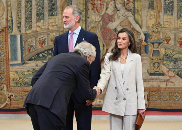 Royals, Spanien, Felipe und Letizia von Spanien, Königspaar bei Treffen mit Kuratorium der Prinzessin-von-Asturien-Stiftung in Madrid