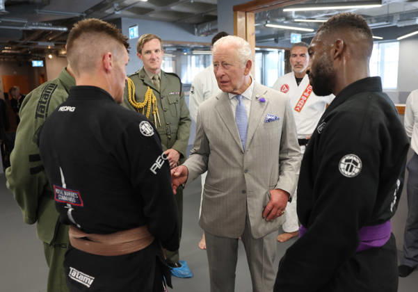 Royals, König Charles III besucht Roger Gracie Jiu Jitsu Academy für Charity REORG in London