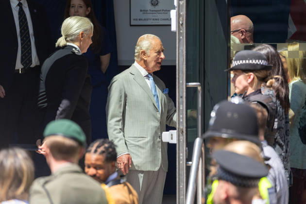 Royals: King Charles III opens the new headquarters of the British Transport Police in London