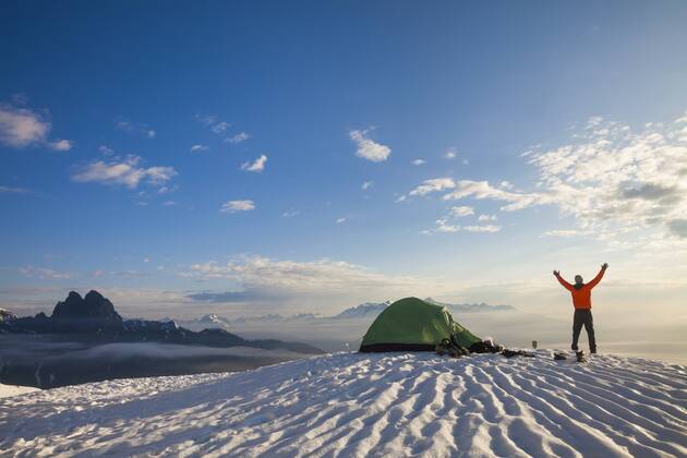 IMAGO Creative, Winter, Wintercamping in den Bergen