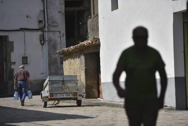 Spain, wildfires near Huesca, residents return