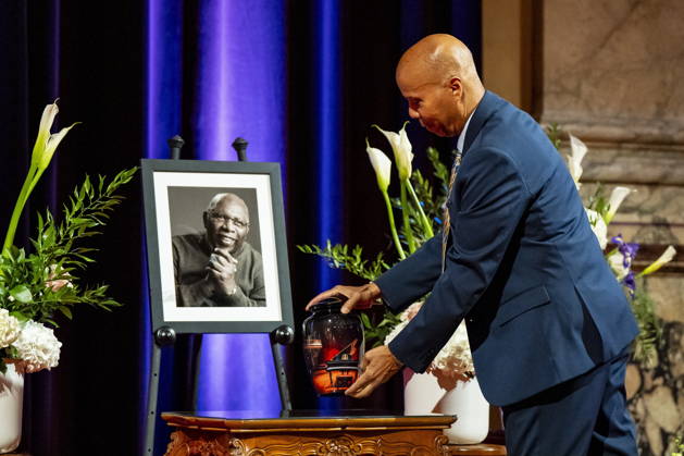 Celebrity, Trauerfeier für Pianist Oliver Jones in Montreal