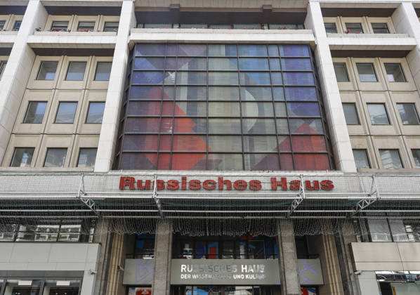 Bundesregierung kündigt Vertrag mit Russischem Haus in Berlin, Archivbilder