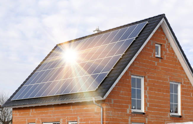 Solarstromproduktion übertrifft bereits jetzt Vorjahreswert - Archivbilder