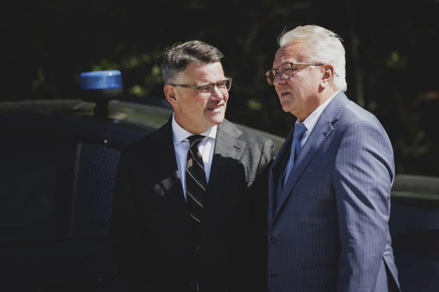 Hessen, Boris Rhein und Armin Papperger bei Werksbesuch von RheinMetall in Kassel