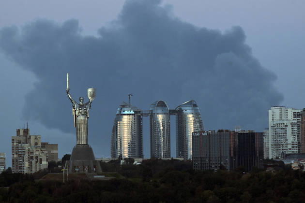 Ukraine: Russian drone and missile attack on Kyiv