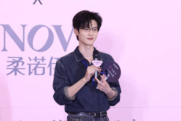 Celebrity, Zhou Keyu während eines Unove Promotiontermins in Shanghai