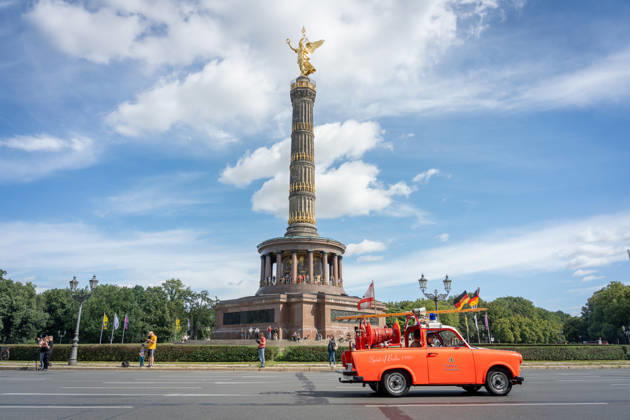 Brlin, Fahrzeugkorso zum 175. jährigen Jubiläum der Berliner Feuerwehr