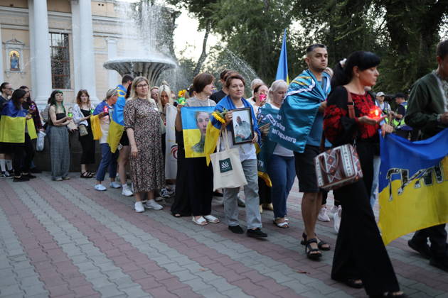 Ukraine: People in Odessa pay tribute to fallen soldiers
