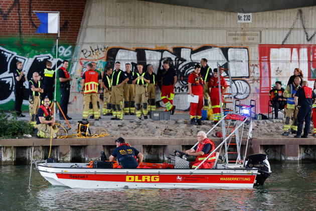 Hanover: Police and emergency services are searching for a person in the Mittelland Canal