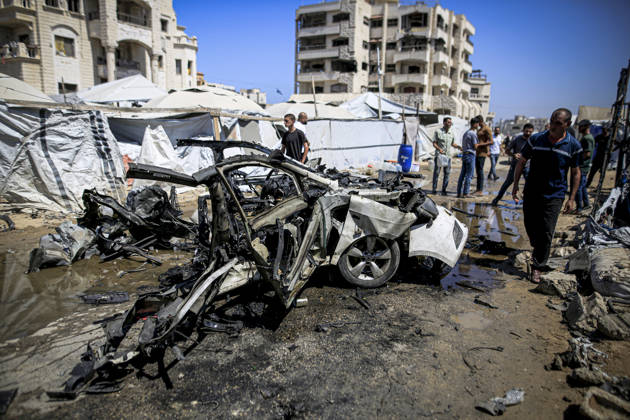 Gaza Strip: Scenes following Israeli air strikes on Gaza City