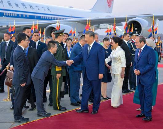 Cairo: Xi Jinping visits Egypt