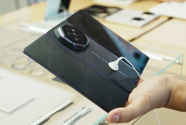 China, Huawei präsentiert Triple-Foldable Smartphone