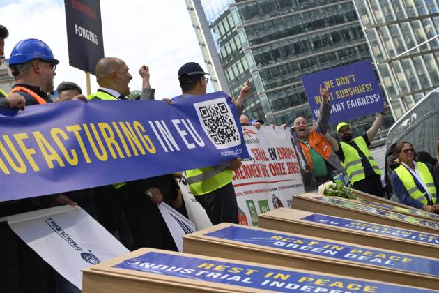 Brussels, demonstration by the European Convoy for Industrial Competitiveness