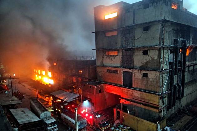 Pakistan, Brand in einer Bekleidungsfabrik in Karachi