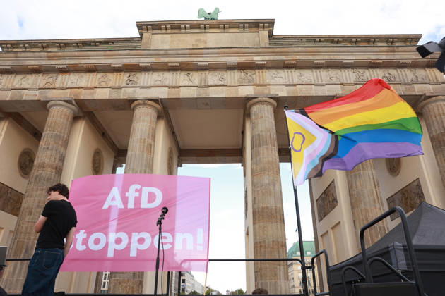 Berlin: Protests against the AfD outside the Brandenburg Gate