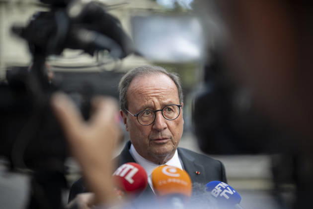 Frankreich, Francois Hollande Autogrammstunde in Paris
