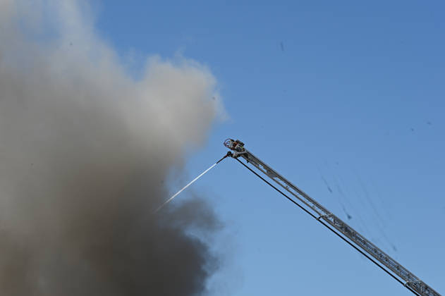 USA, Brand in einem Industriegebiet in Salt Lake City, Utah