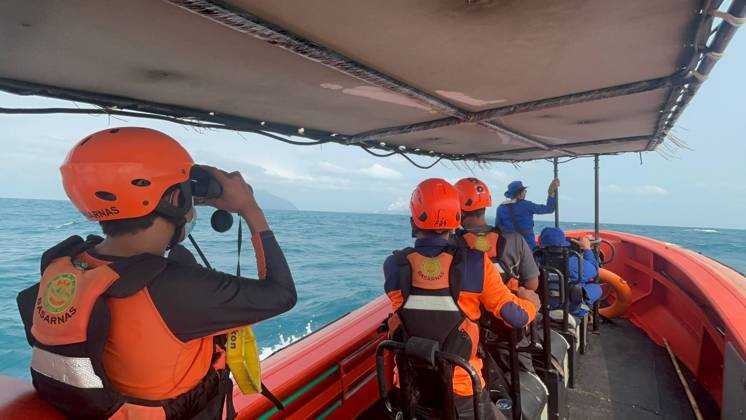 Indonesien, Suche nach Vermissten vor Anak Krakatau