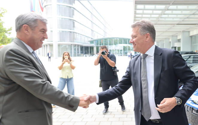 Bayern, AUDI AG, Vorstellung des Audi A 2 e tron mit Ministerpräsident Markus Söder in Ingolstadt