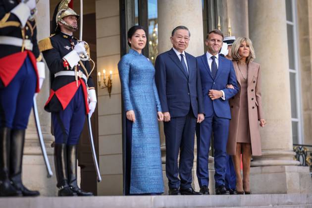 France: Emmanuel Macron welcomes To Lam to Paris