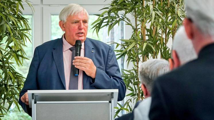 NRW: Karl-Josef Laumann opens new geriatric unit in Bochum