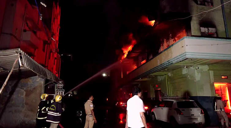 Indien, Feuer in Theater in Madurai