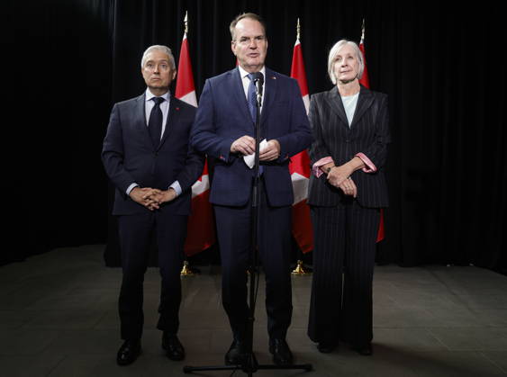 Kanada, Francois-Philippe Champagne, Steven MacKinnon und Patty Hajdu Pressekomnferenz